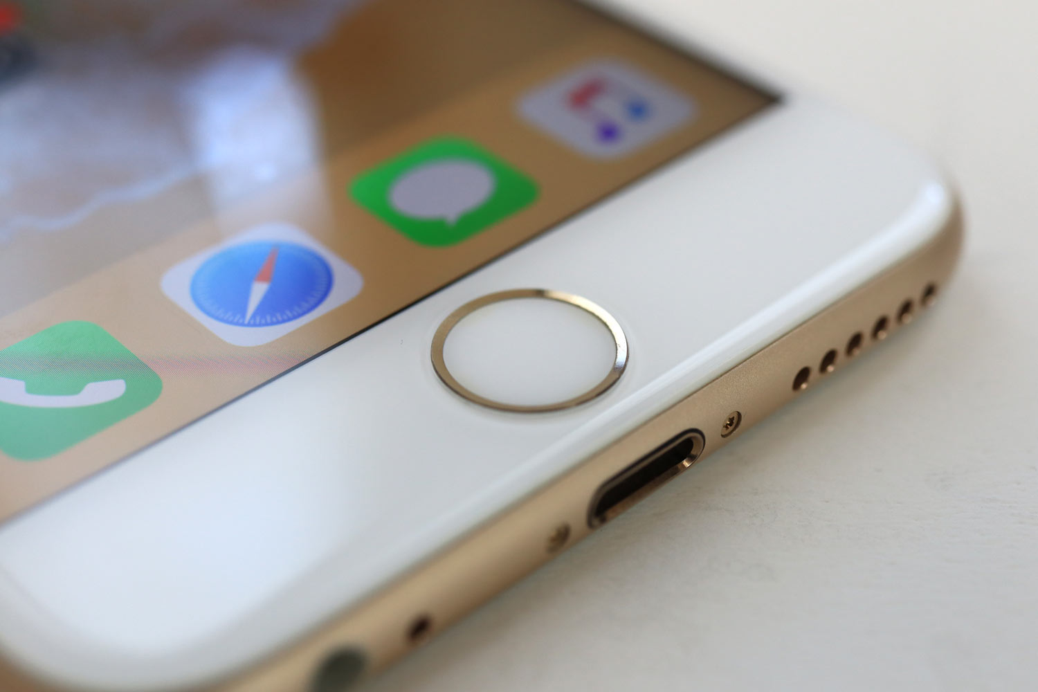 iPhone 6s Touch ID